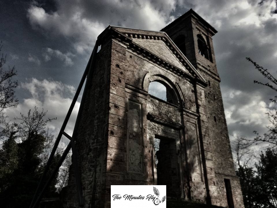 urbex - into the dark - urbex - the minutes fly