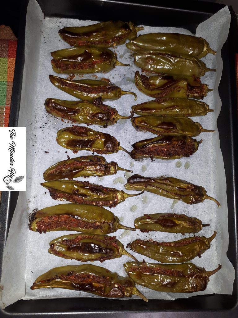 friggitelli ripieni ai due pomodori - ricetta svuota frigo - the minutes fly