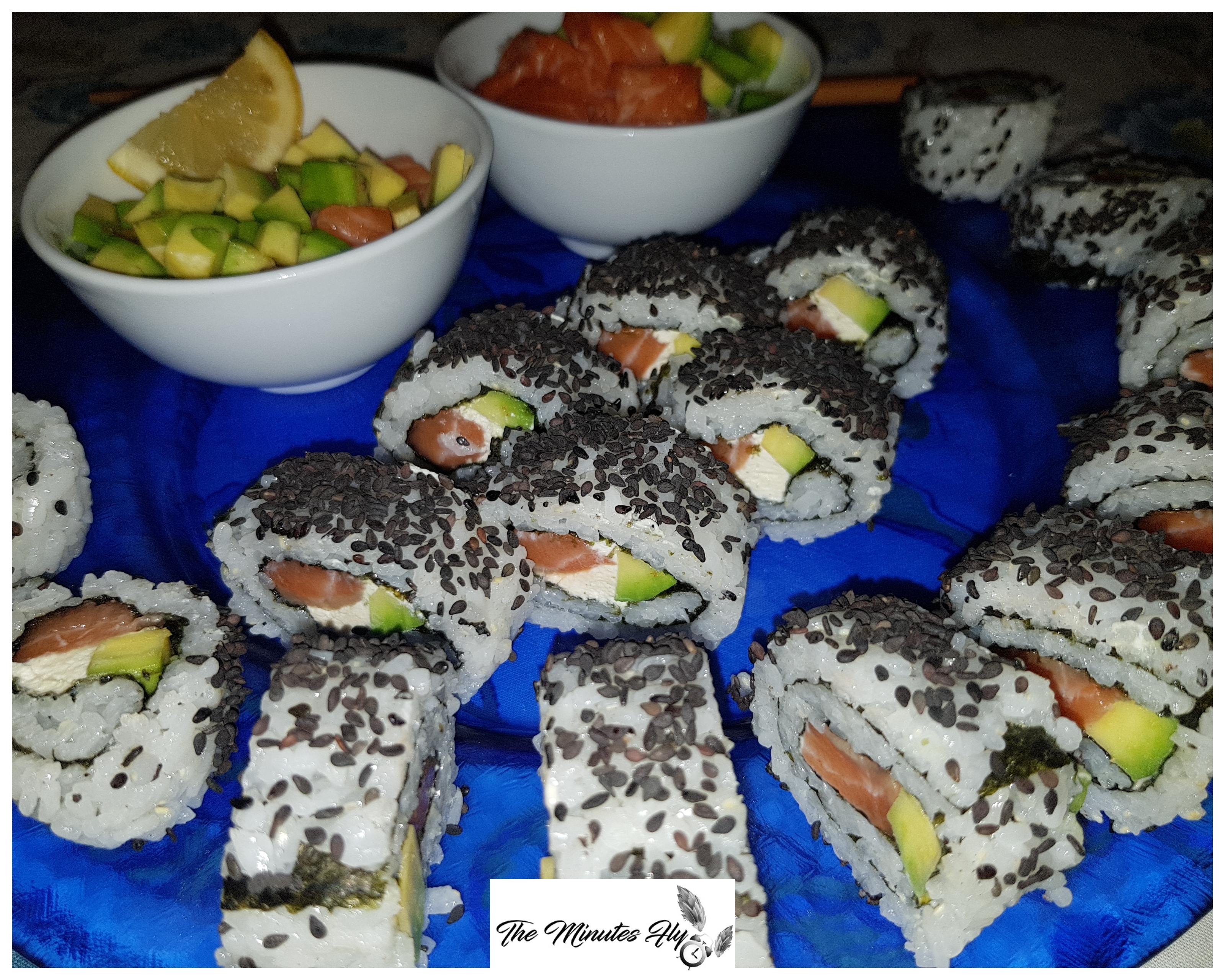 sushi - uramaki philadelphia roll - uramaki sake avocado - uramaki spicy sake - uramaki spicy salmon - nadia coppola - fatinasweet - the minutes fly
