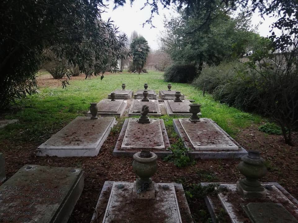 il cimitero ebraico di ferrara - shoah - olocausto - the minutes fly - web magazine - osso di seppia