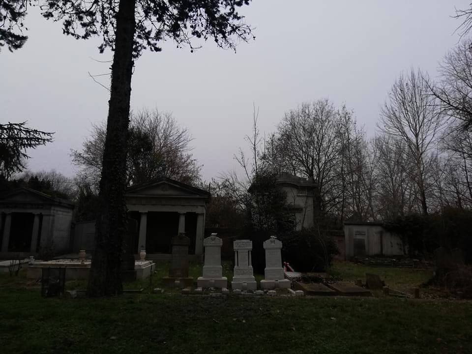 il cimitero ebraico di ferrara - shoah - olocausto - the minutes fly - web magazine - osso di seppia