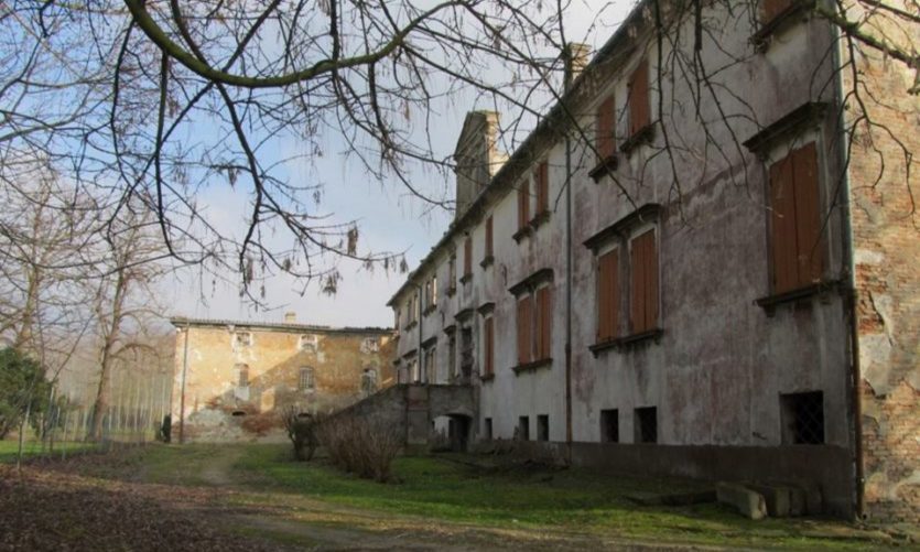 Il palazzo bruciato - The Minutes Fly - Web Magazine