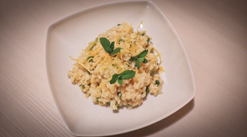 risotto con zucchine, menta e limone