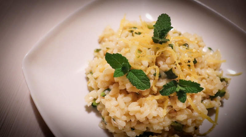 risotto con zucchine, menta e limone